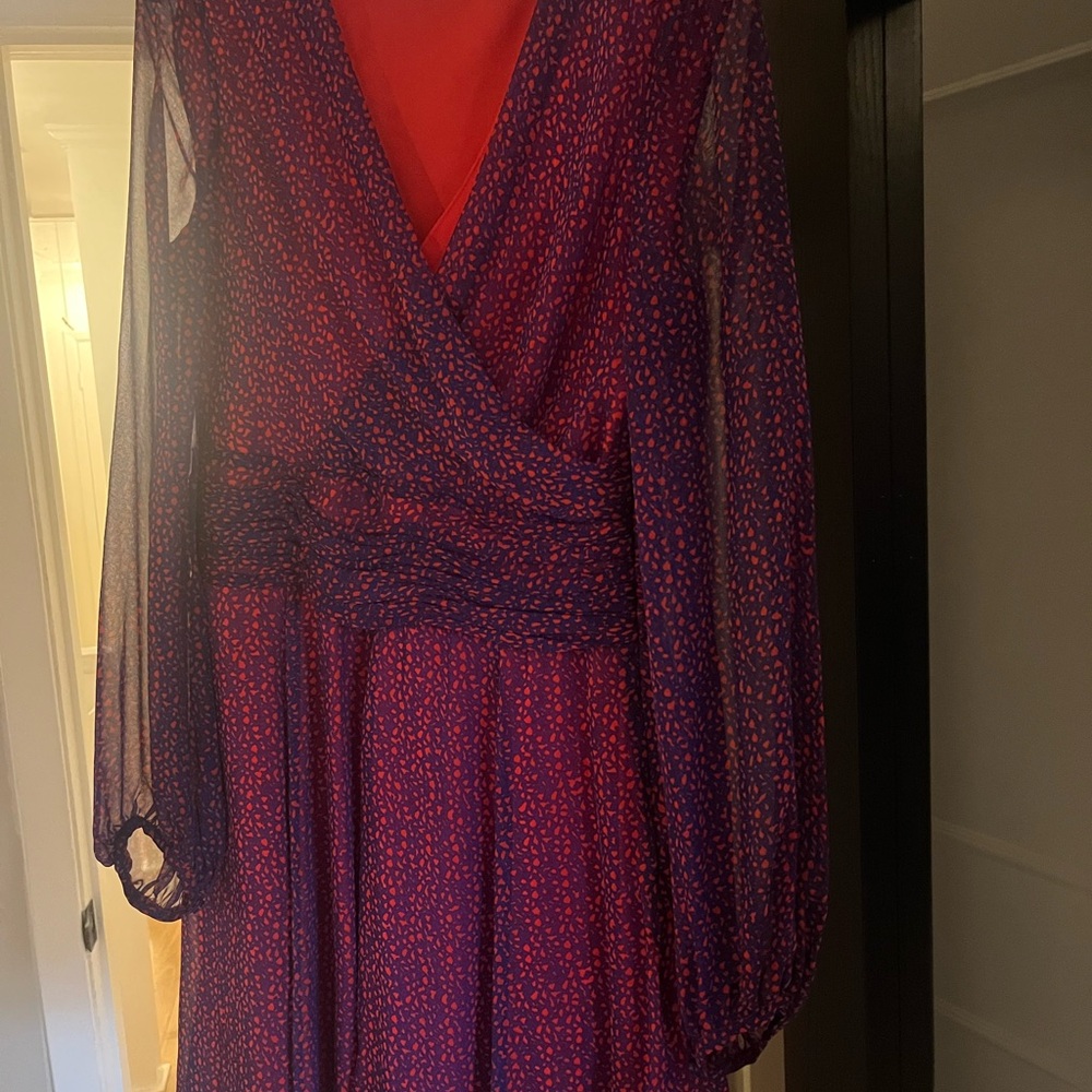 Diane Von Furstenberg dress size 10. - Picture 5 of 5